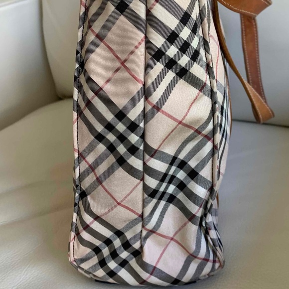 Authentic Burberry Designer Bag - Picture 6 of 9